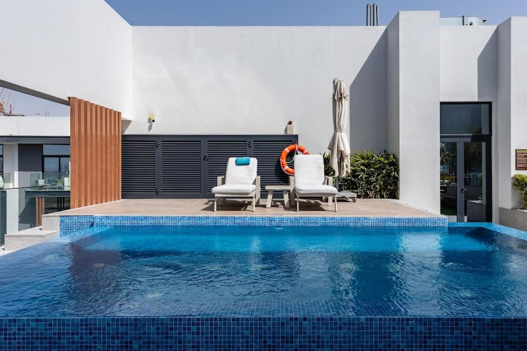 Waves - Comfortable Jvc With Balcony And Maids Appartement *