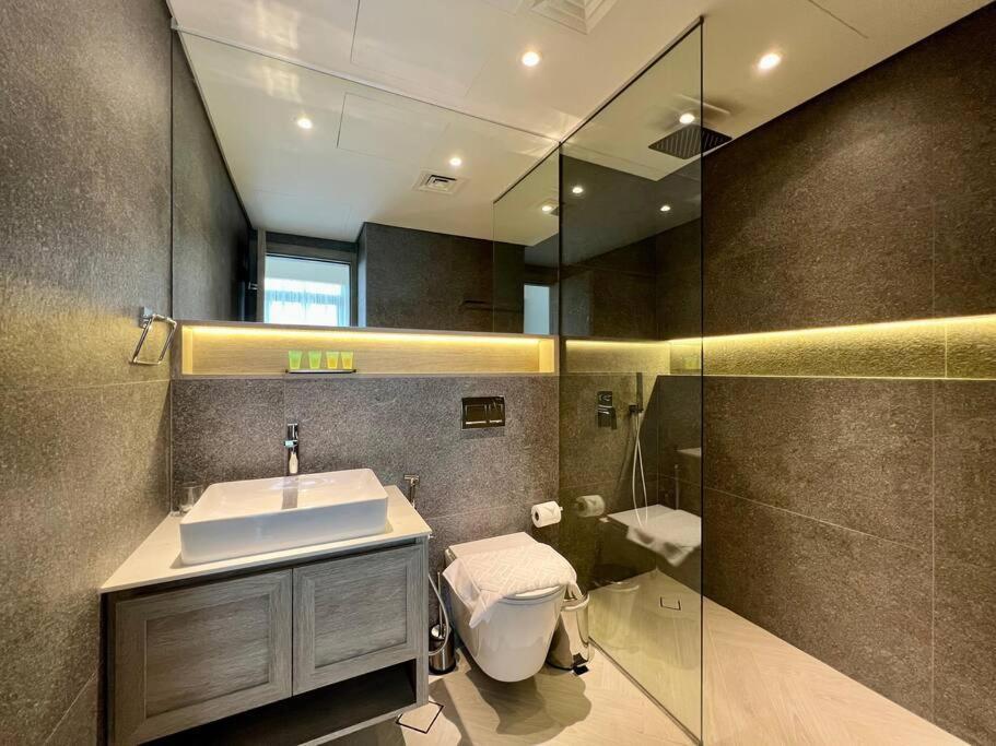 Waves - Comfortable Jvc With Balcony And Maids * Dubaï