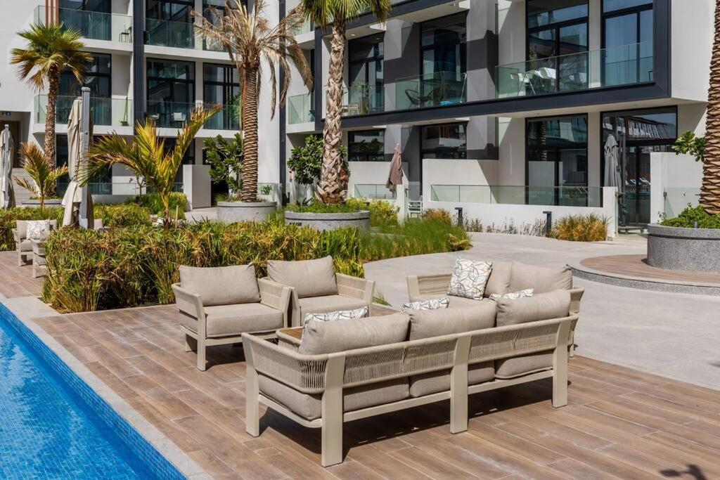 Appartement Waves - Comfortable Jvc With Balcony And Maids